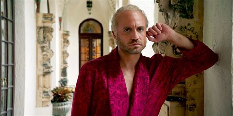 la grande mela che avvelena il mondo ha ucciso versace